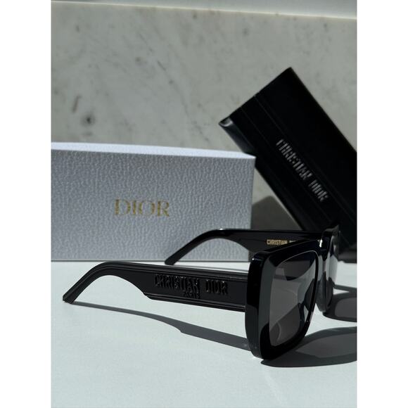 NEW Dior Wildior S3U Oversized Sunglasses in Black main image 5